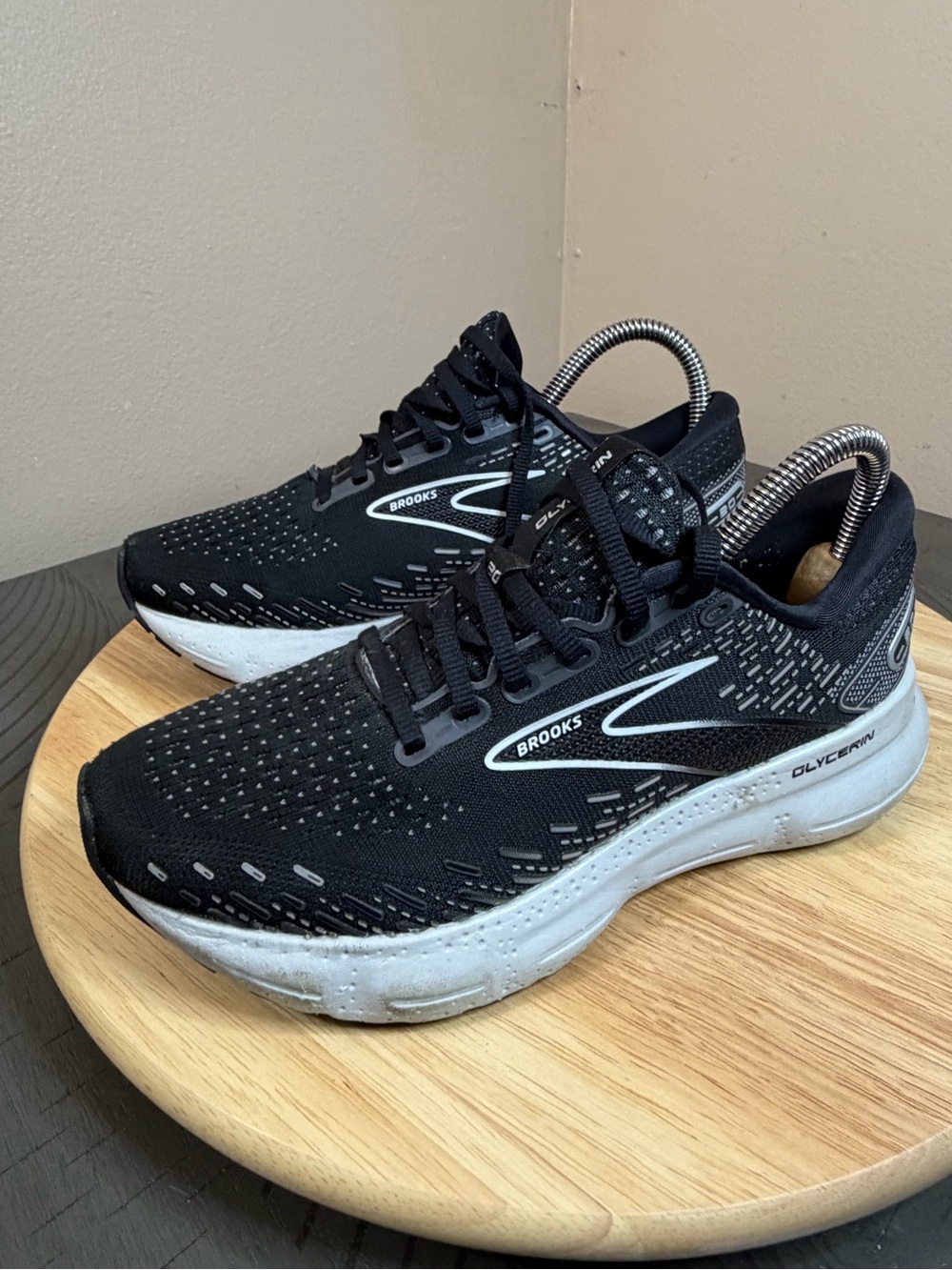 Brooks women’s glycerin 20 running shoes